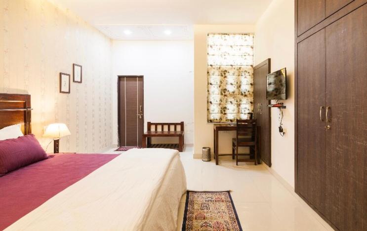 White Tulips Home Stay Jaipur Eksteriør billede